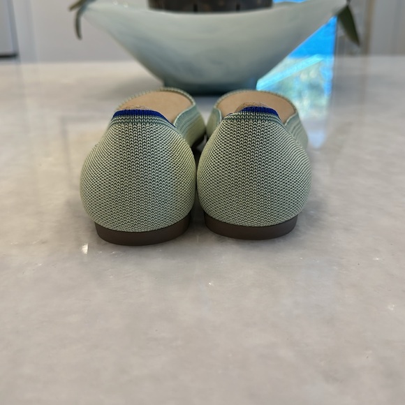 Brand New Mint Rothys Points - Picture 3 of 6